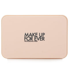 Make Up For Ever close-up of powder texture highlighting smooth, blur effect