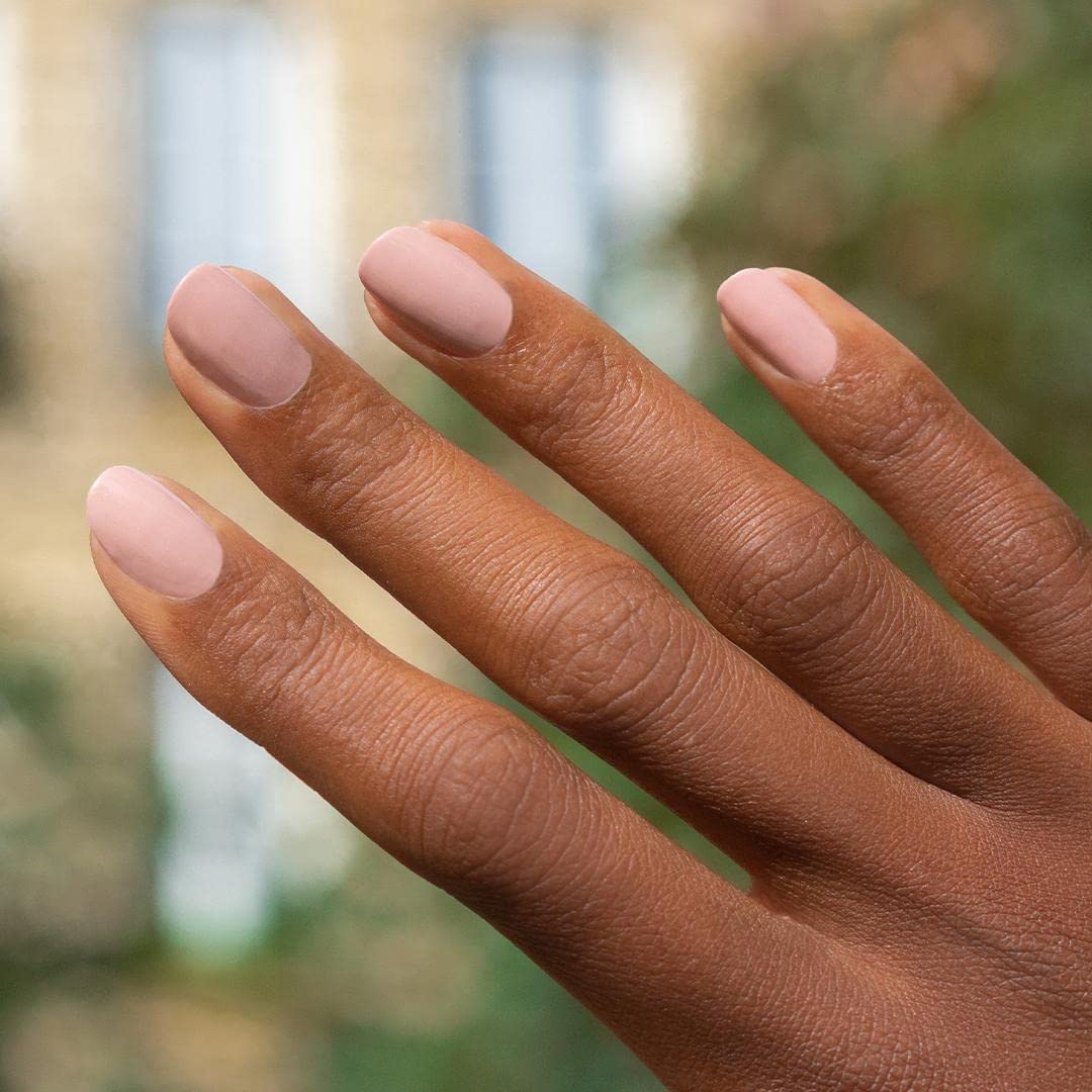 Before and after nails with Manucurist gel showing improved cuticle neatness