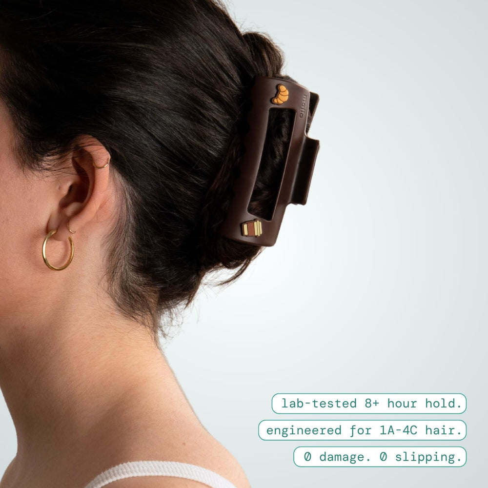 MELLO side profile in hand demonstrating flexible, unsnappable material