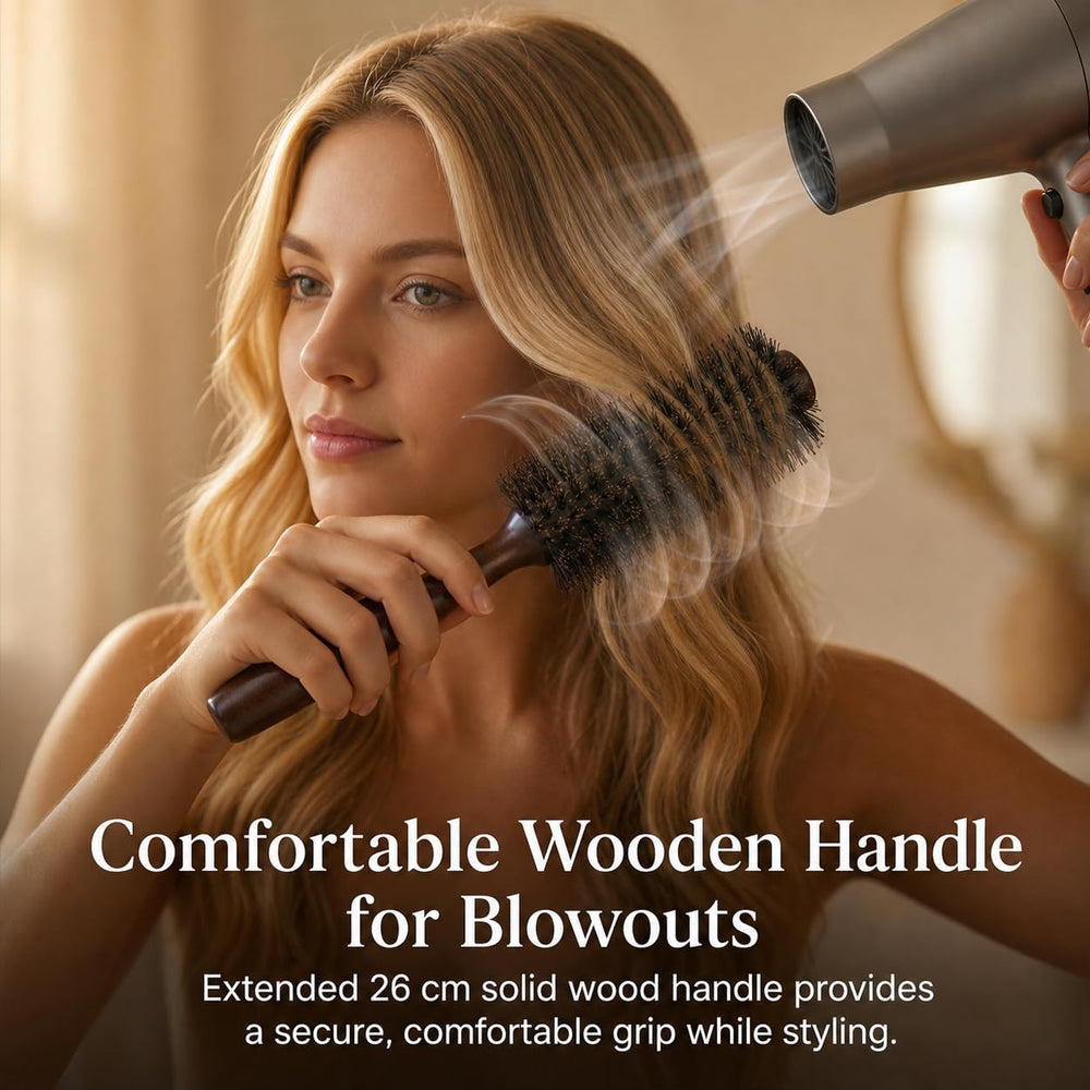 Melune included comb and cleaning tool arranged to show easy maintenance and detangling