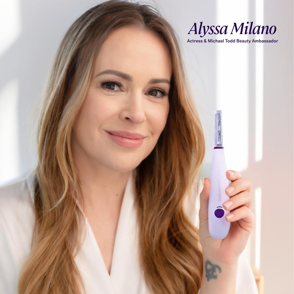 MICHAEL TODD Sonicsmooth blade close-up revealing stainless-steel safety edge for precise exfoliation