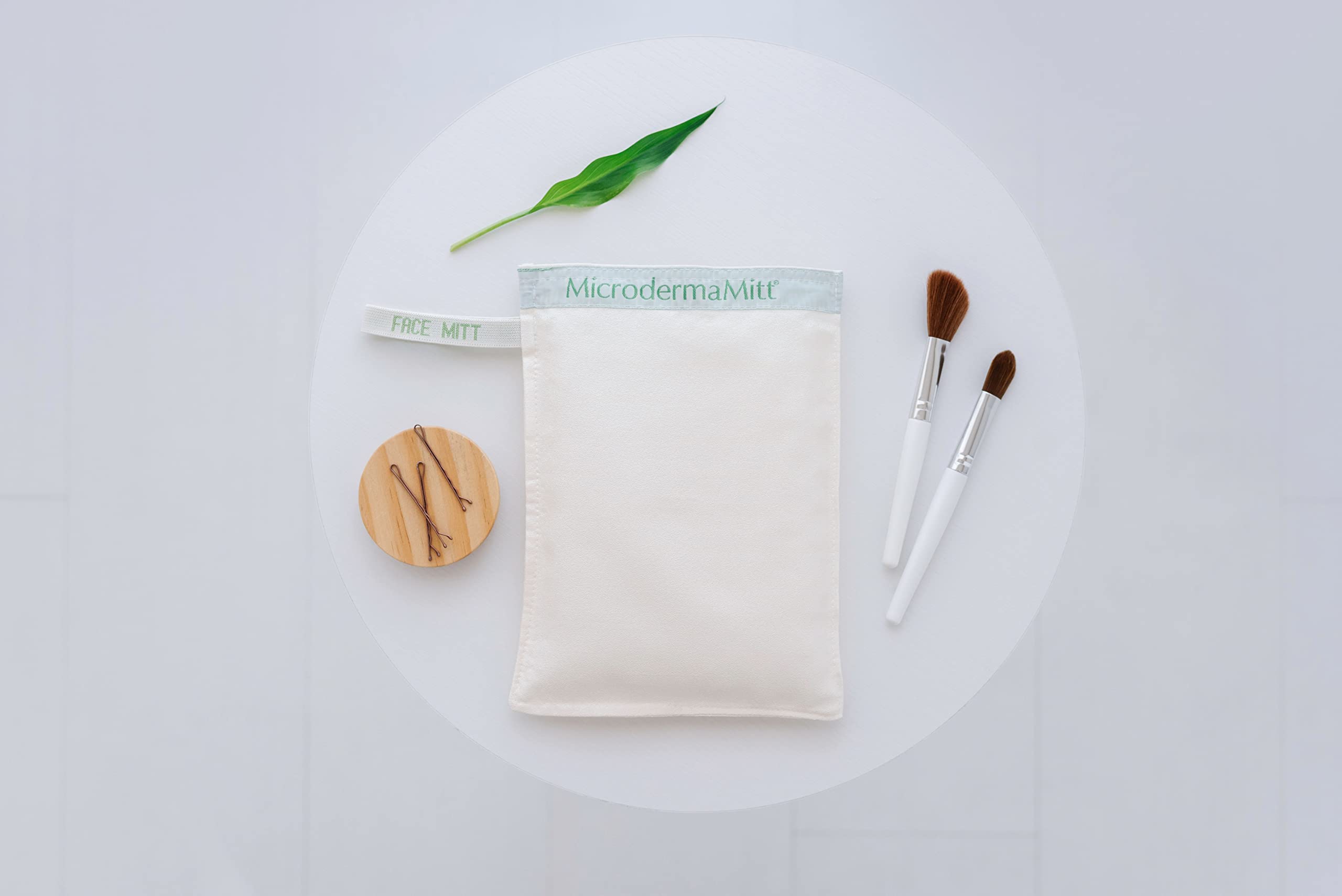 MicrodermaMitt label and branding highlighting premium reusable design