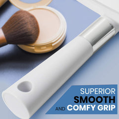 MIRRORVANA ergonomic handle close-up showing silky texture for comfortable grip and reduced hand fatigue