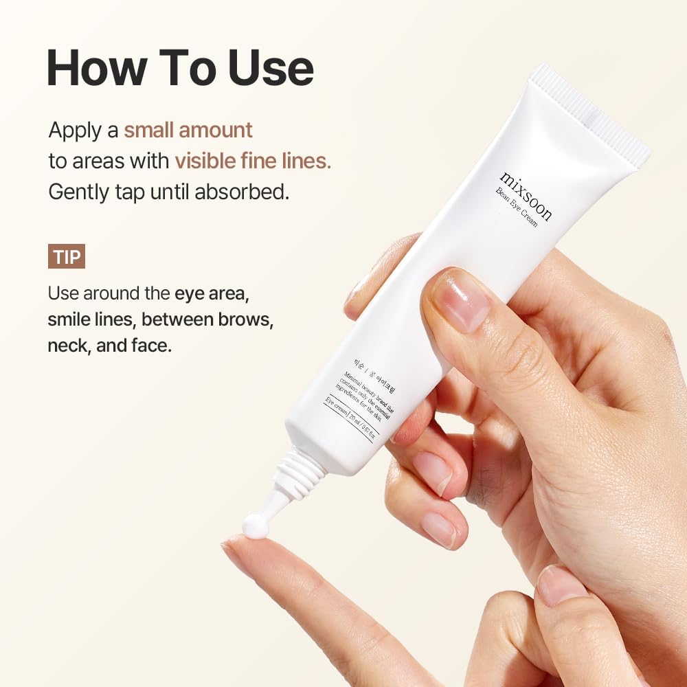 mixsoon bottle in hand showing 20ml scale for travel-friendly use