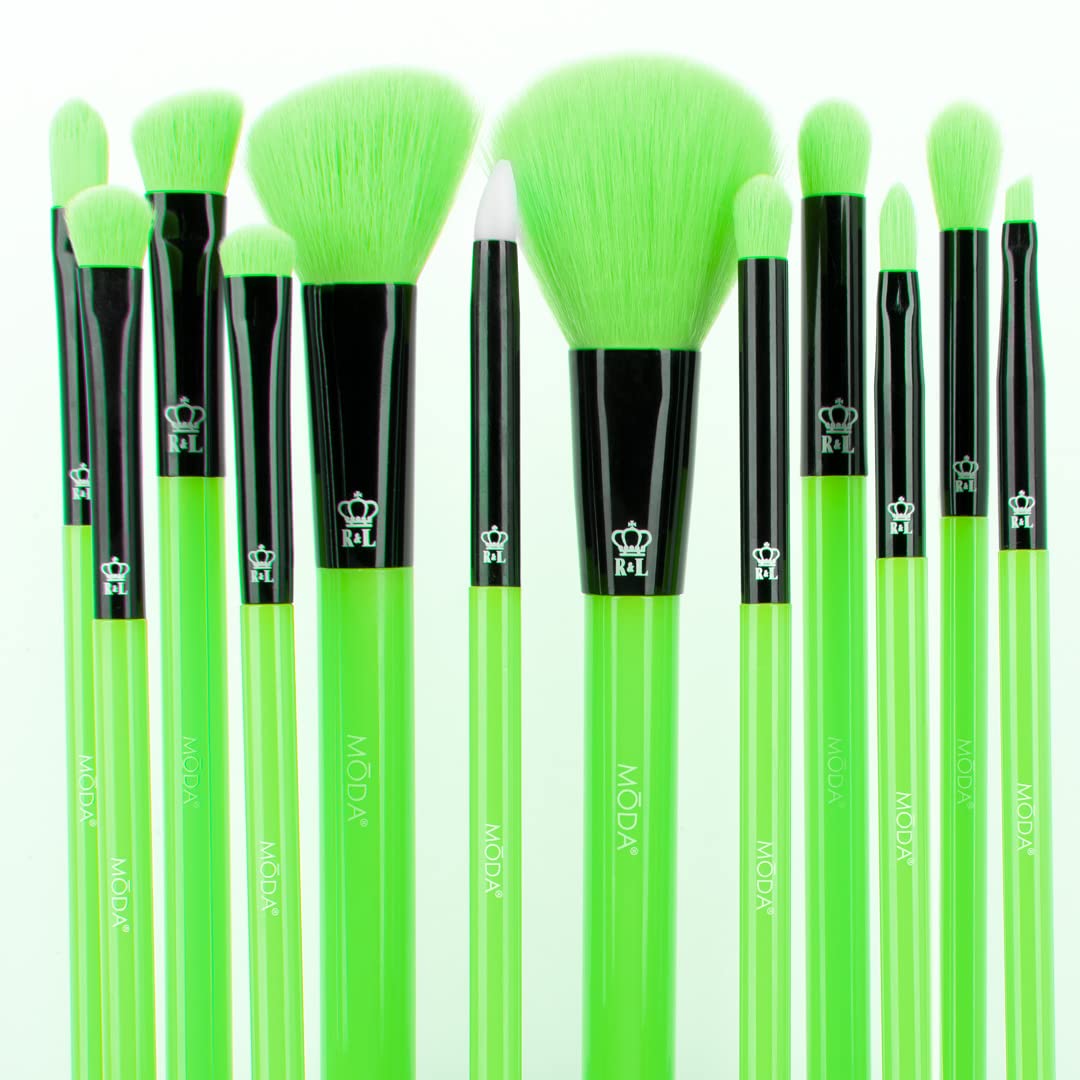 MODA close-up of synthetic bristles highlighting softness and smooth blend