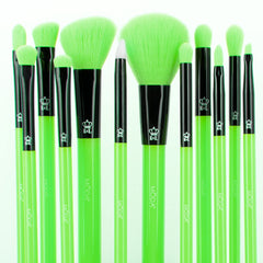 MODA close-up of synthetic bristles highlighting softness and smooth blend