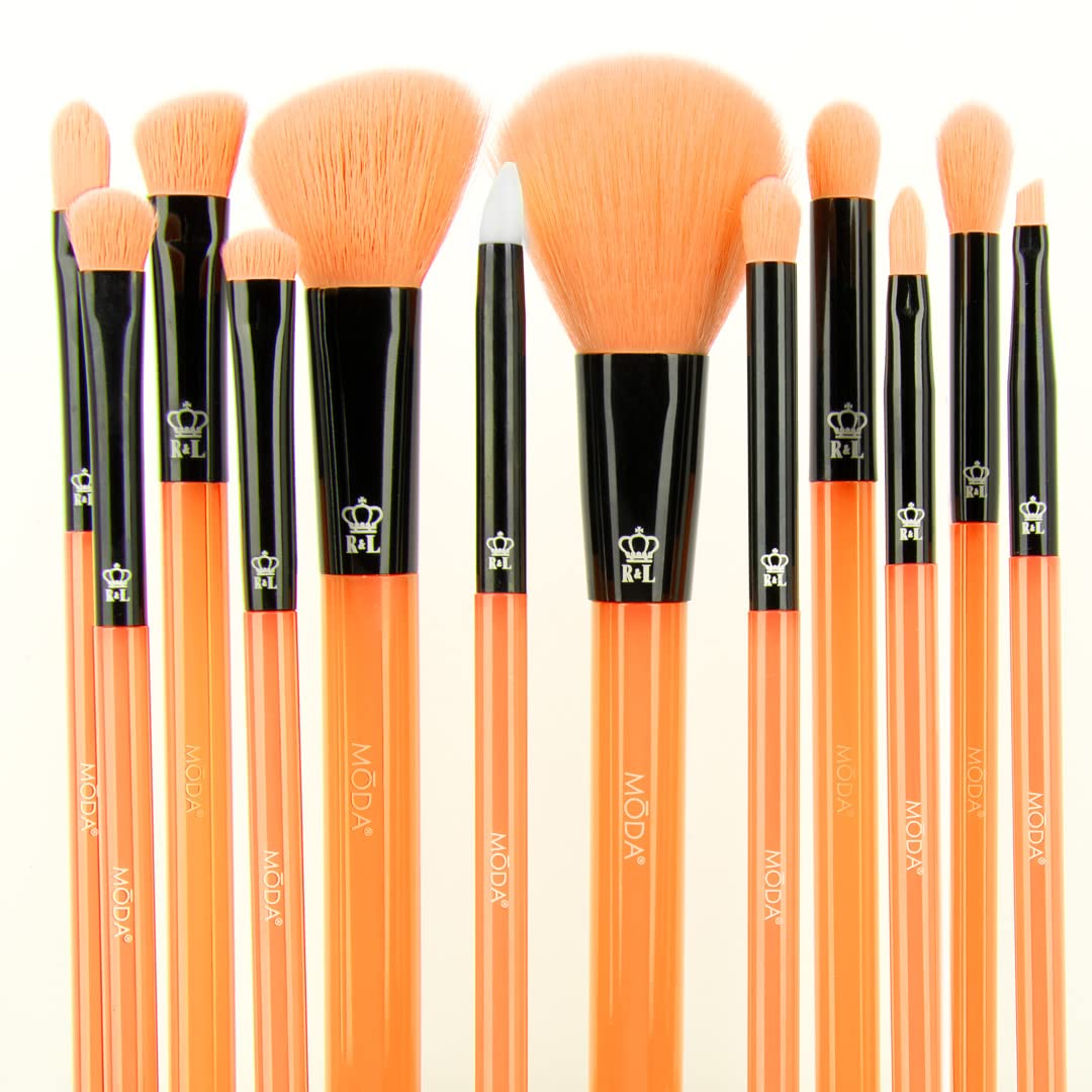 MODA close-up of synthetic filaments highlighting soft texture and smooth blending