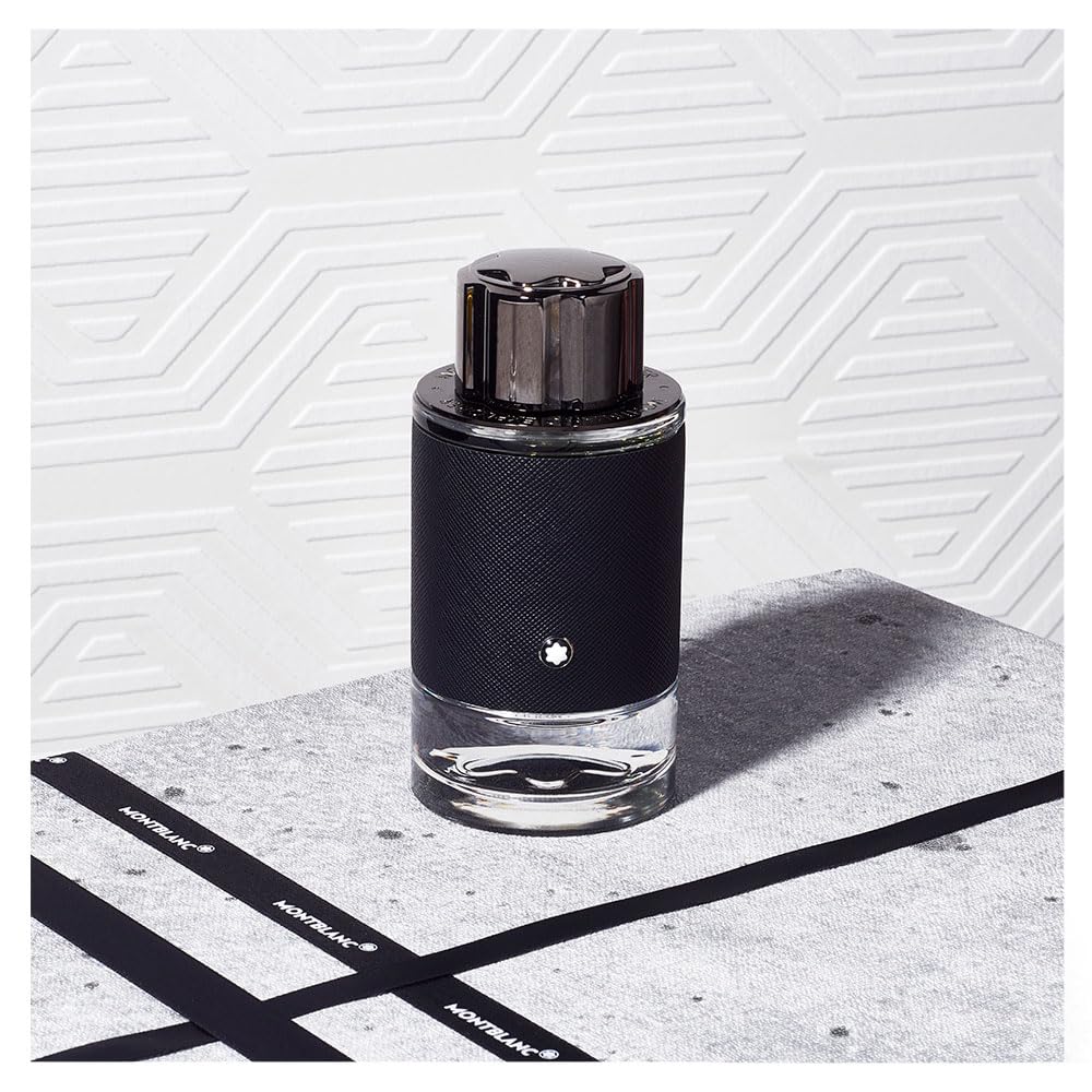 Montblanc Explorer spray action capturing mist for confident application