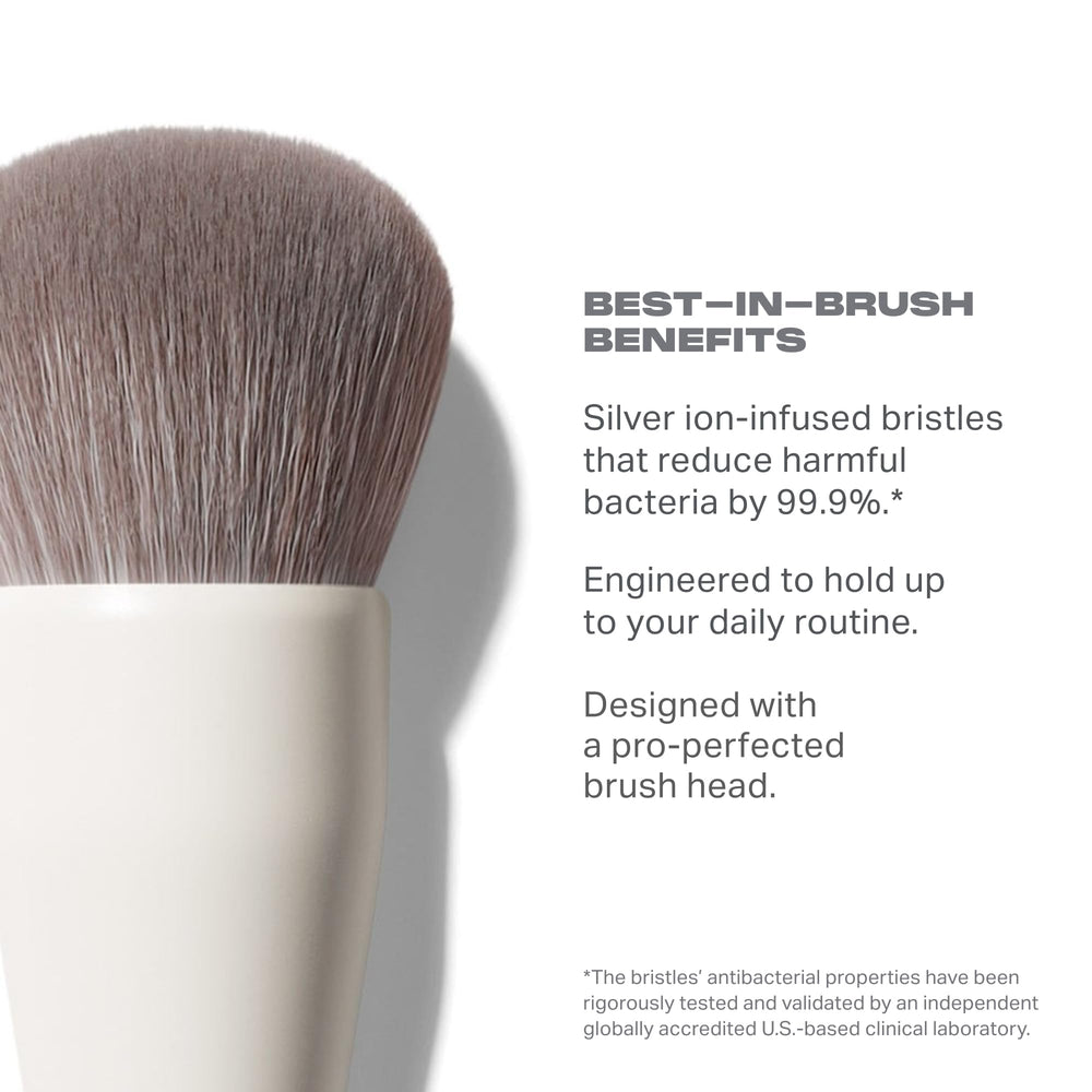 MORPHE M104 applying liquid foundation for streak-free finish