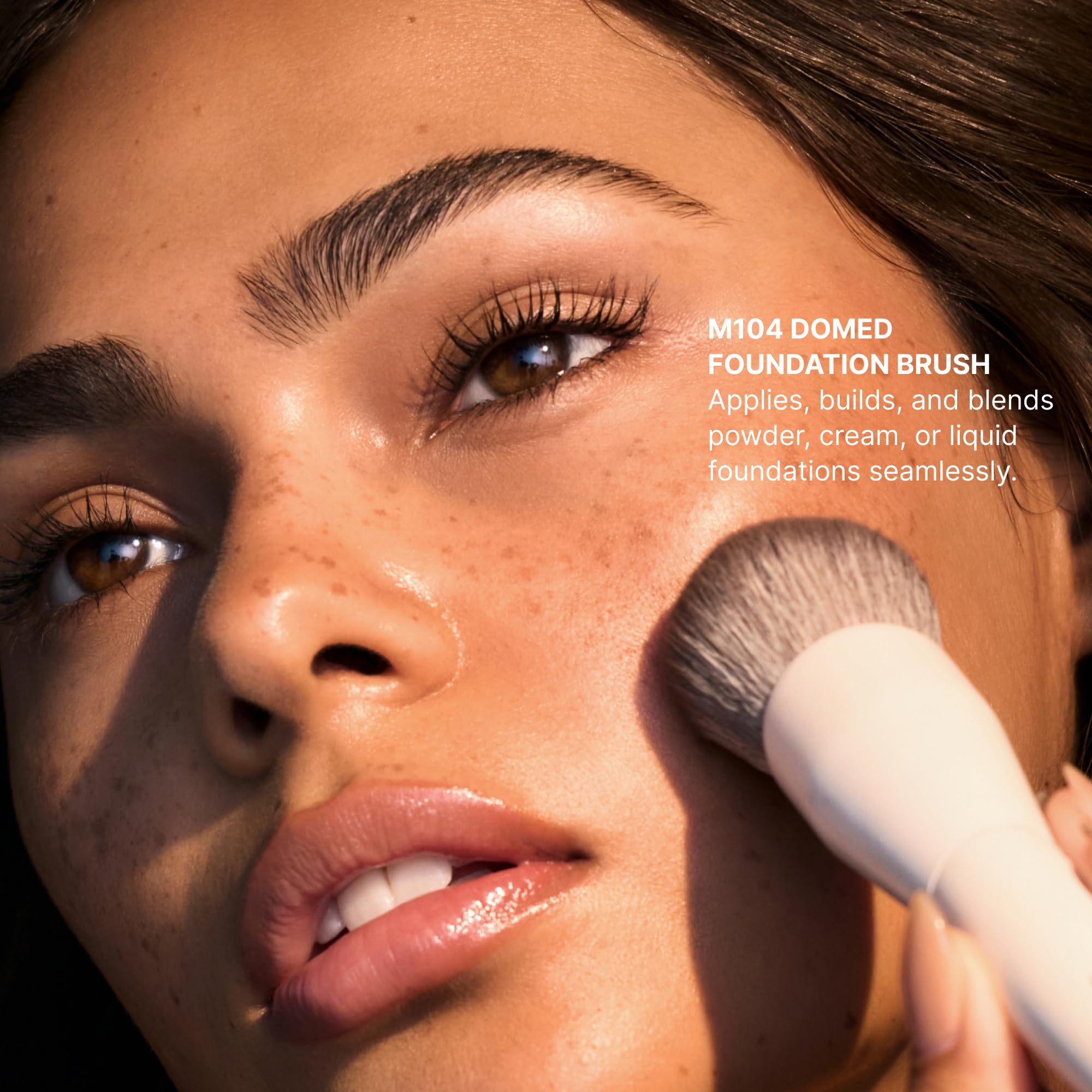 MORPHE M104 side profile highlighting compact domed shape for control