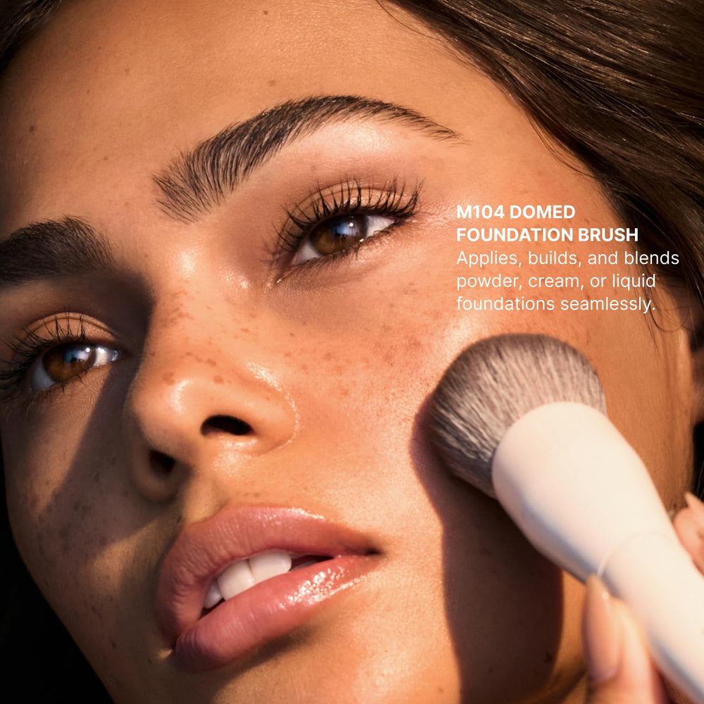 MORPHE M104 side profile highlighting compact domed shape for control