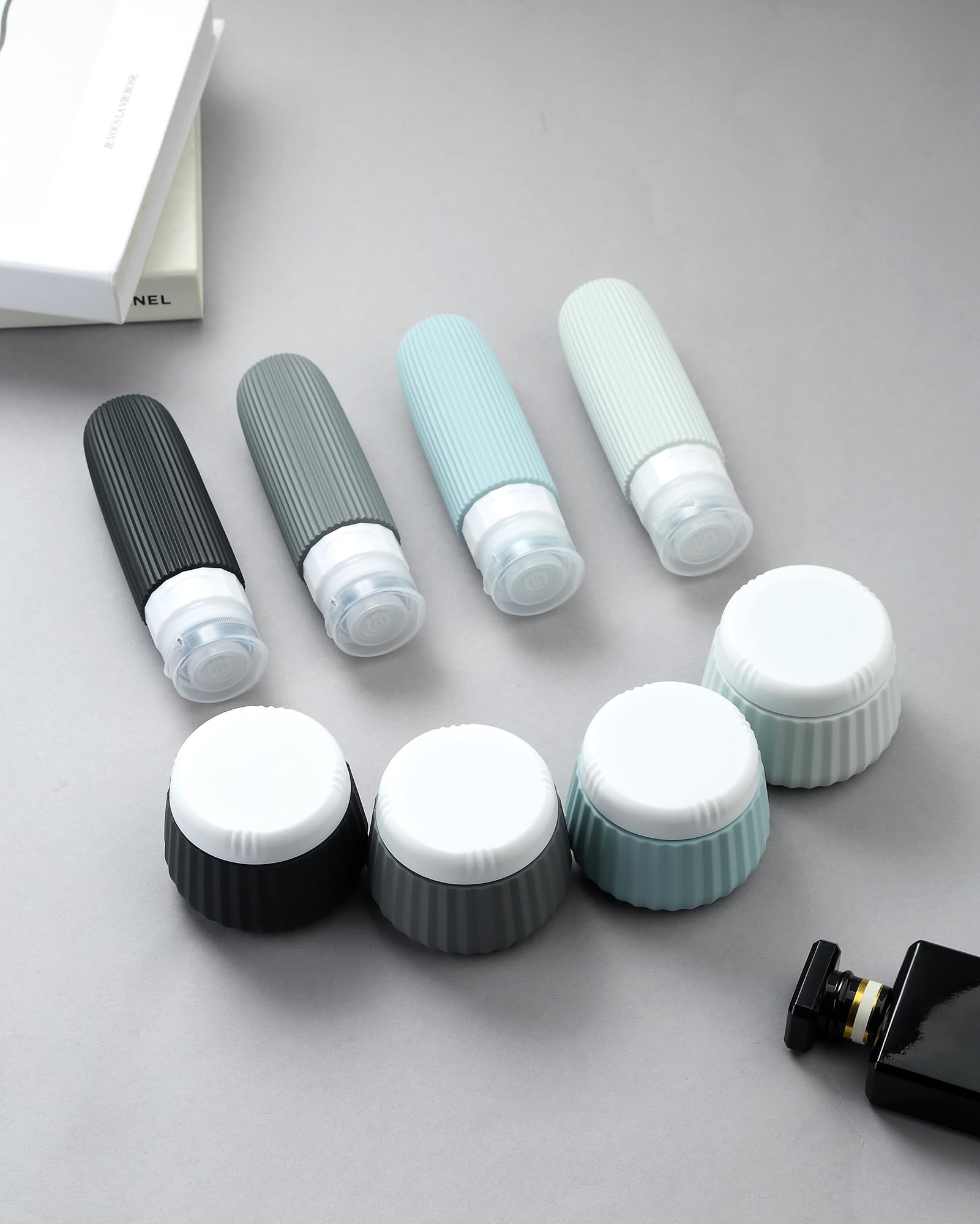 Mrsdry label and cap thread detail showing secure seal for mess-free travel
