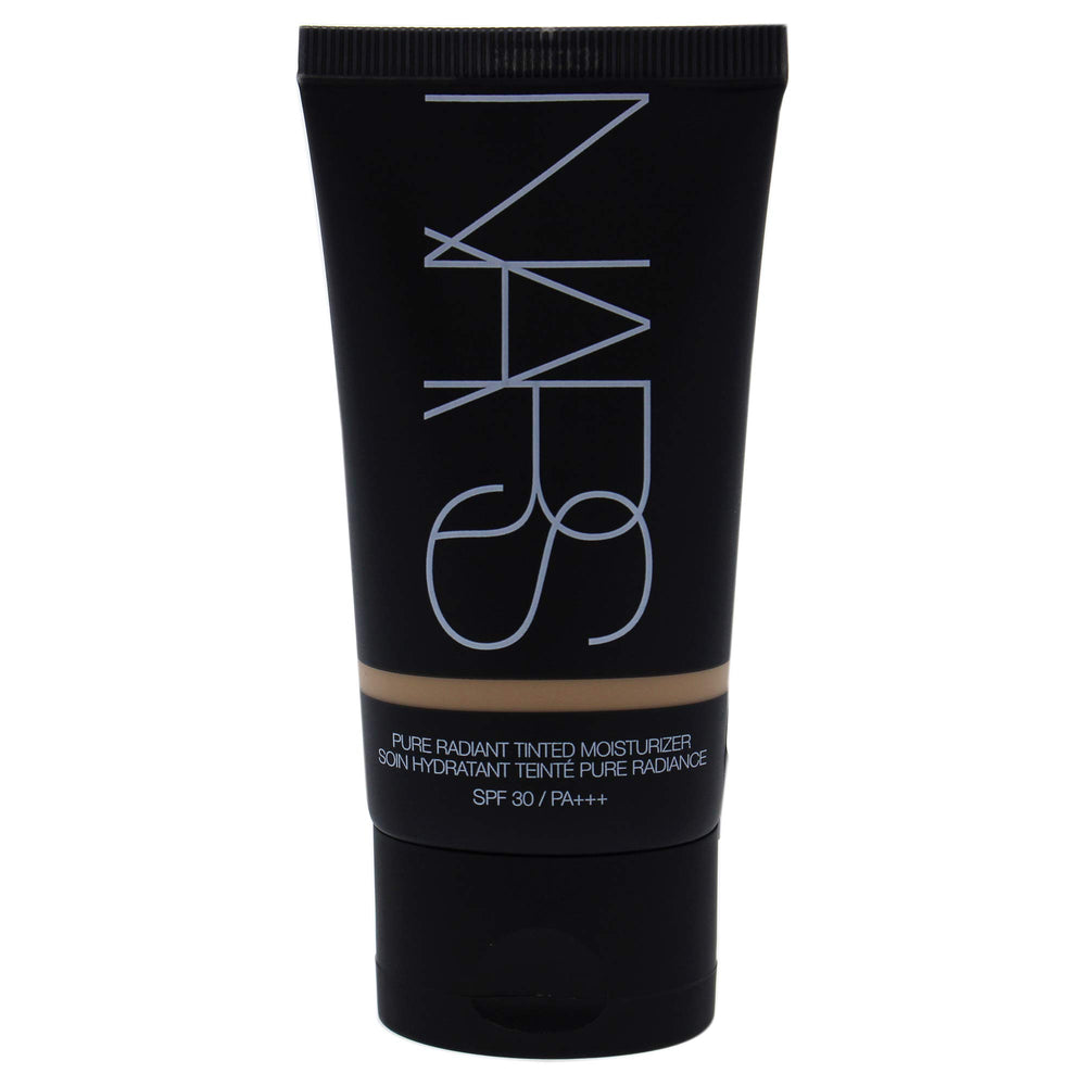 NARS Alaska texture close-up highlighting smooth hydration benefit