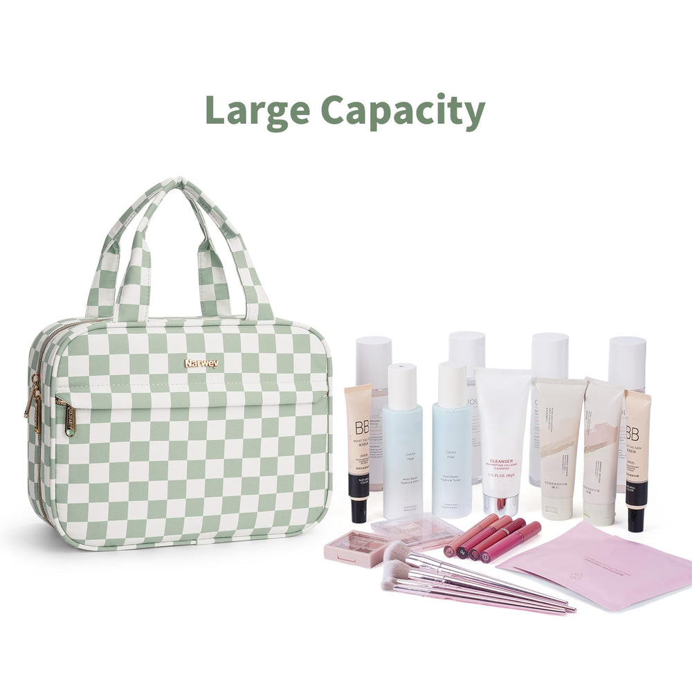 Narwey water-resistant fabric detail showing easy-clean protection benefit