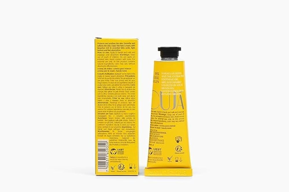 Natura Ekos maracujá cream texture close-up showing quick absorption