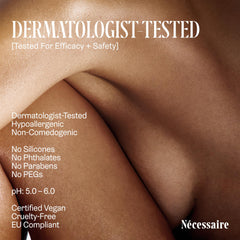 Nécessaire applied to chest and shoulders demonstrating even coverage benefit