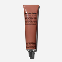 Nécessaire close-up of cream texture melting in, demonstrates fast absorption
