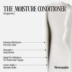 Nécessaire pump close-up showing dispensing ease and control