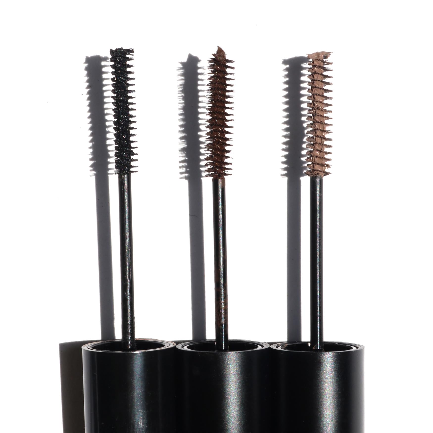NINETEEN NINETY NINE applied on lashes demonstrating separation and natural definition