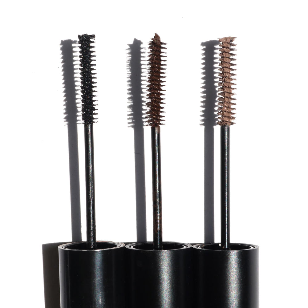 NINETEEN NINETY NINE applied on lashes demonstrating separation and natural definition