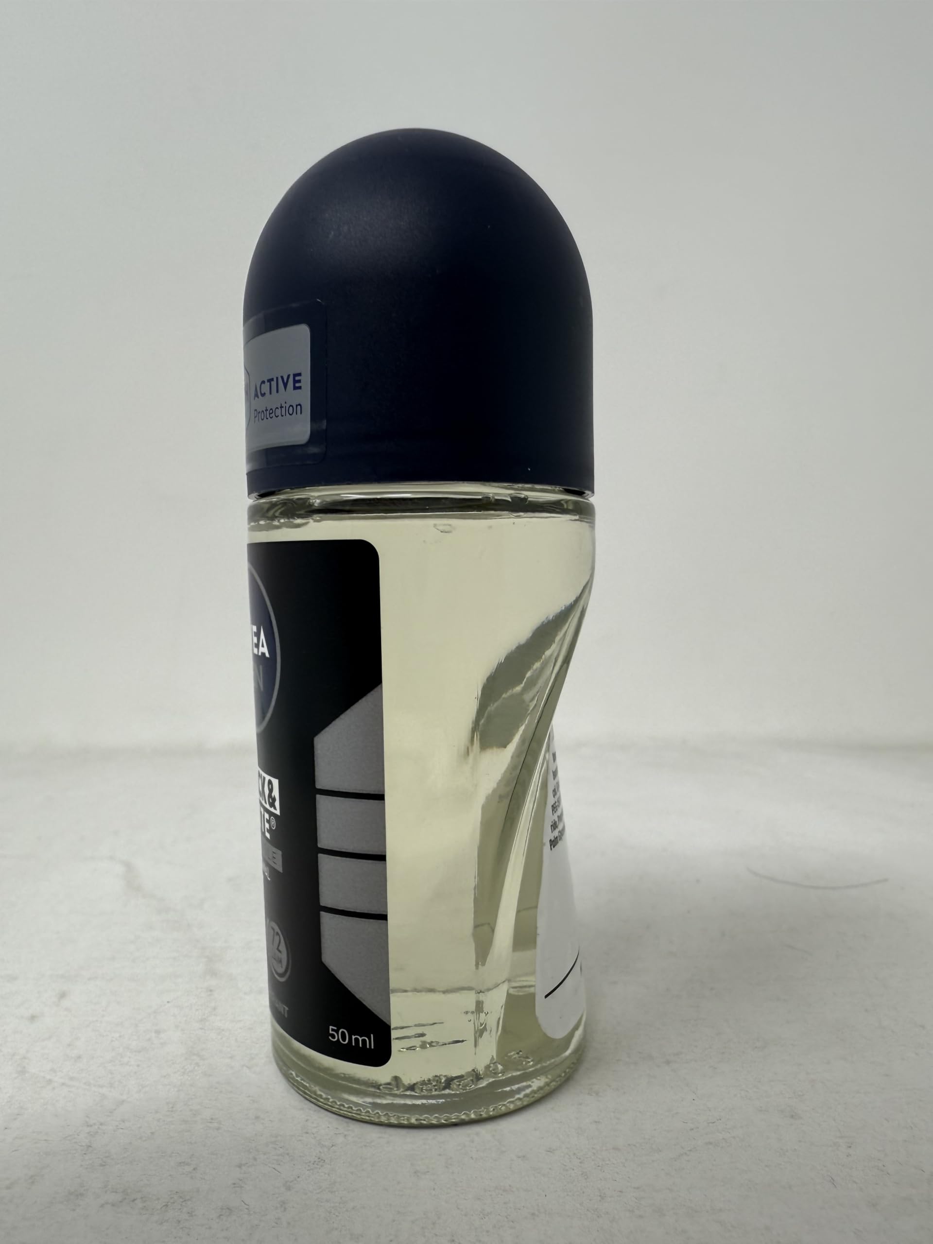 NIVEA Men texture drop on skin illustrating quick-dry, non-sticky finish benefit