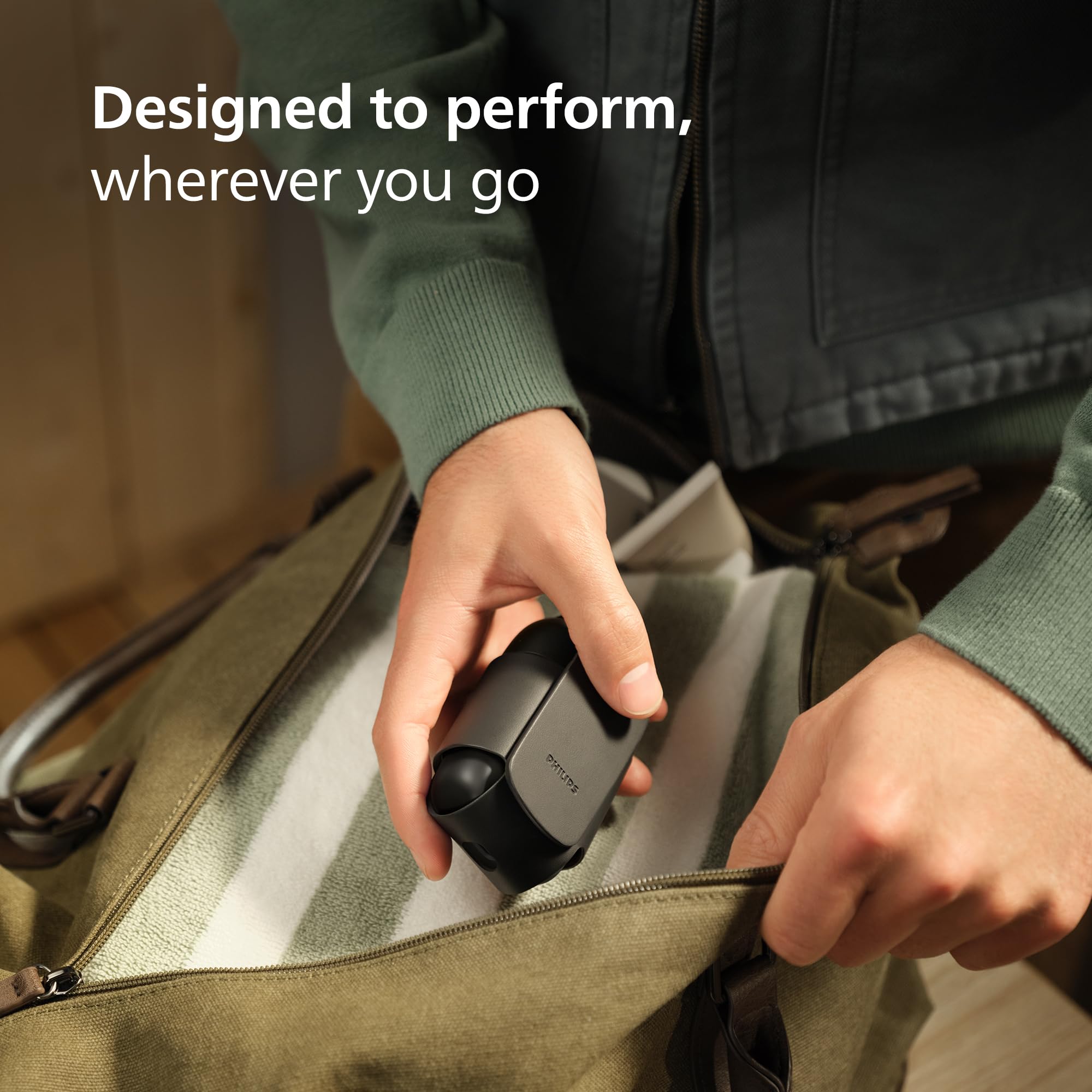 Philips Norelco 500 with travel pouch and accessories for organized packing