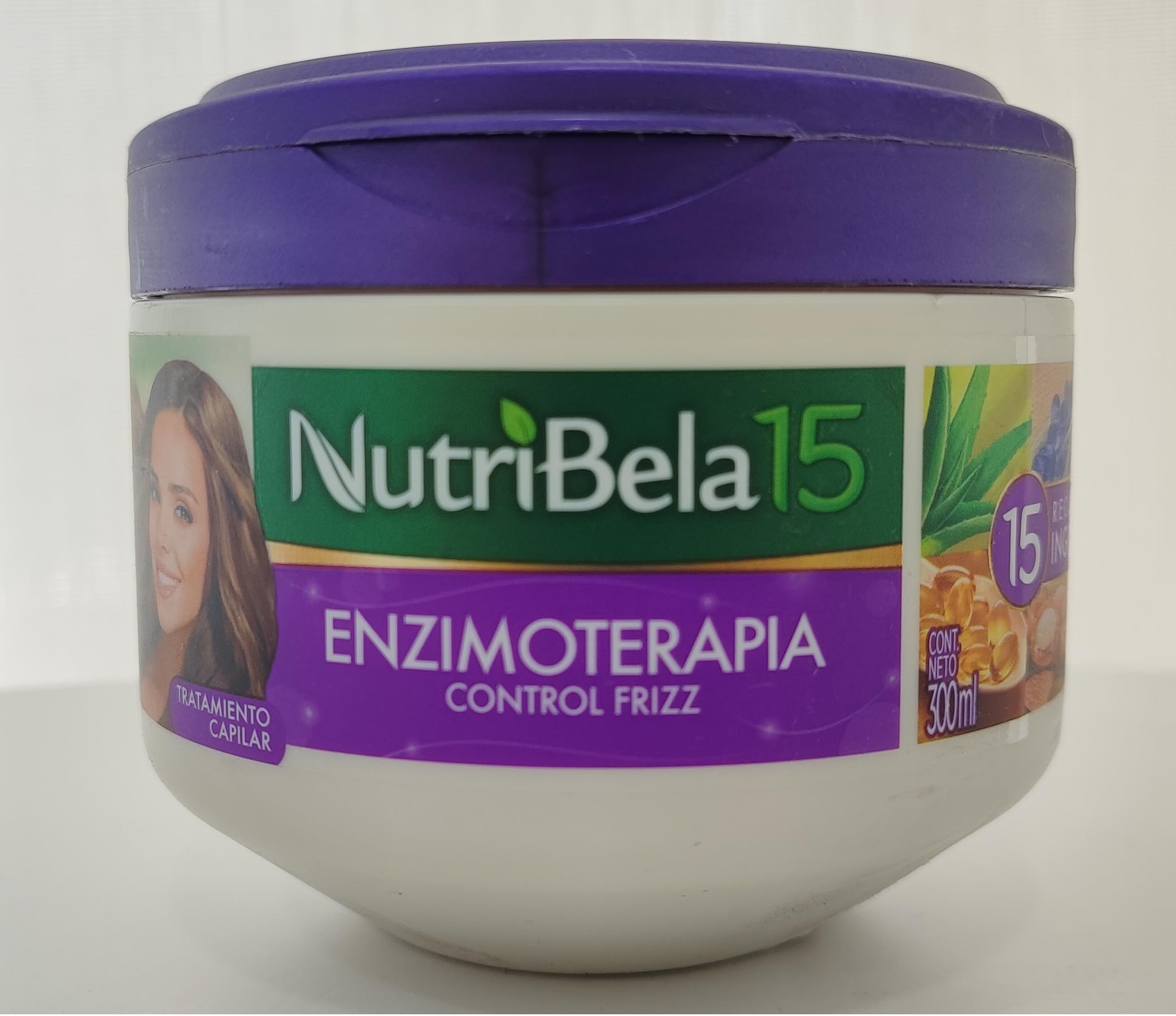 Nutribela15 cream texture close-up highlighting smooth consistency for easy spreadability