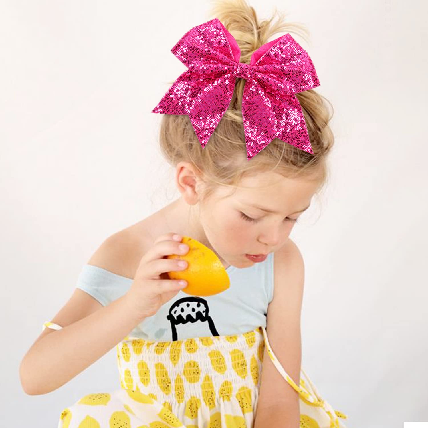 OAOLEER close-up sequin ribbon detail highlighting sparkle and durable grosgrain