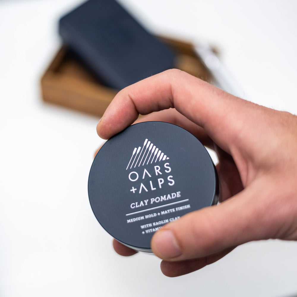 Oars + Alps bentonite and kaolin clay closeup for oil absorption benefit