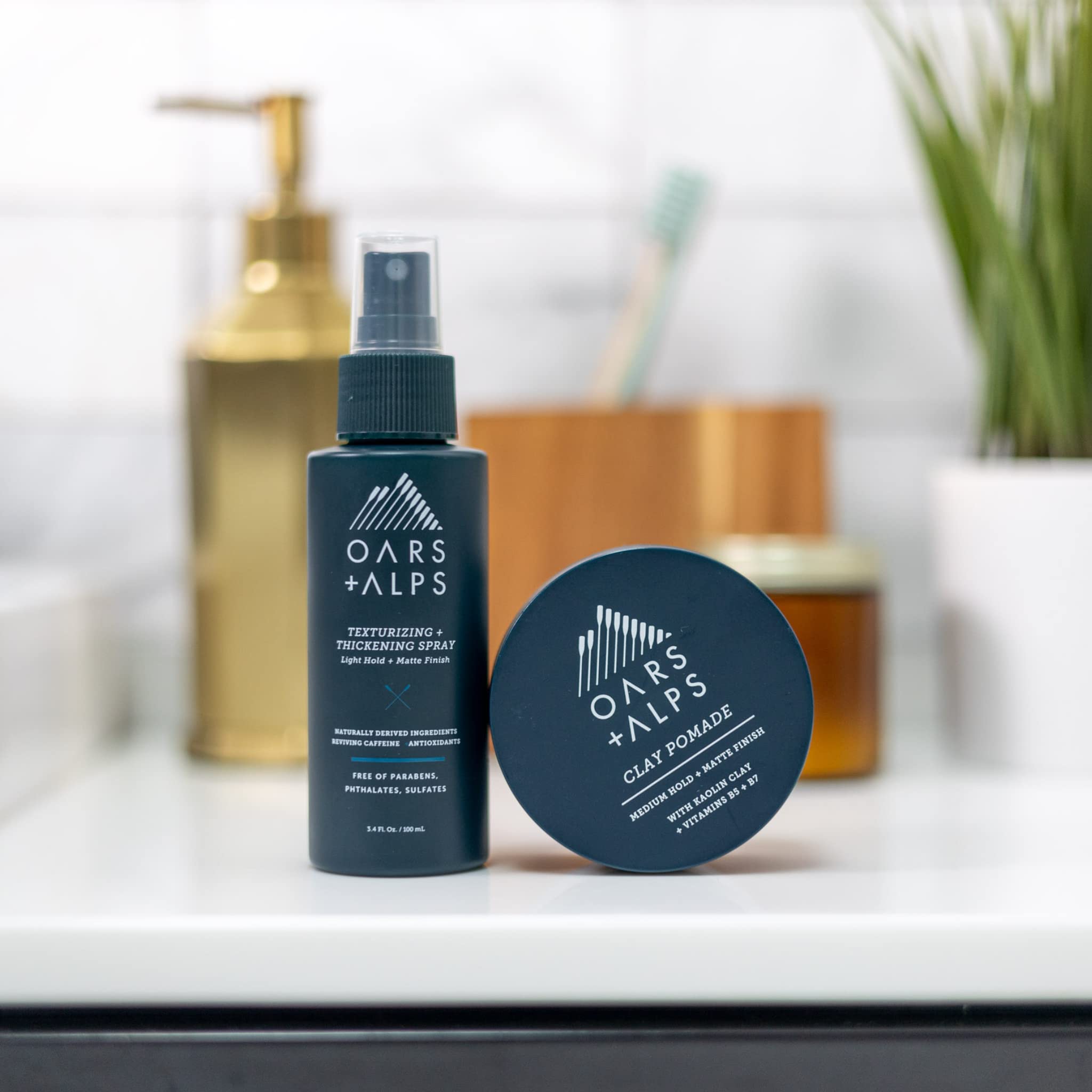Oars + Alps label detail displaying key ingredients and clean formula benefit