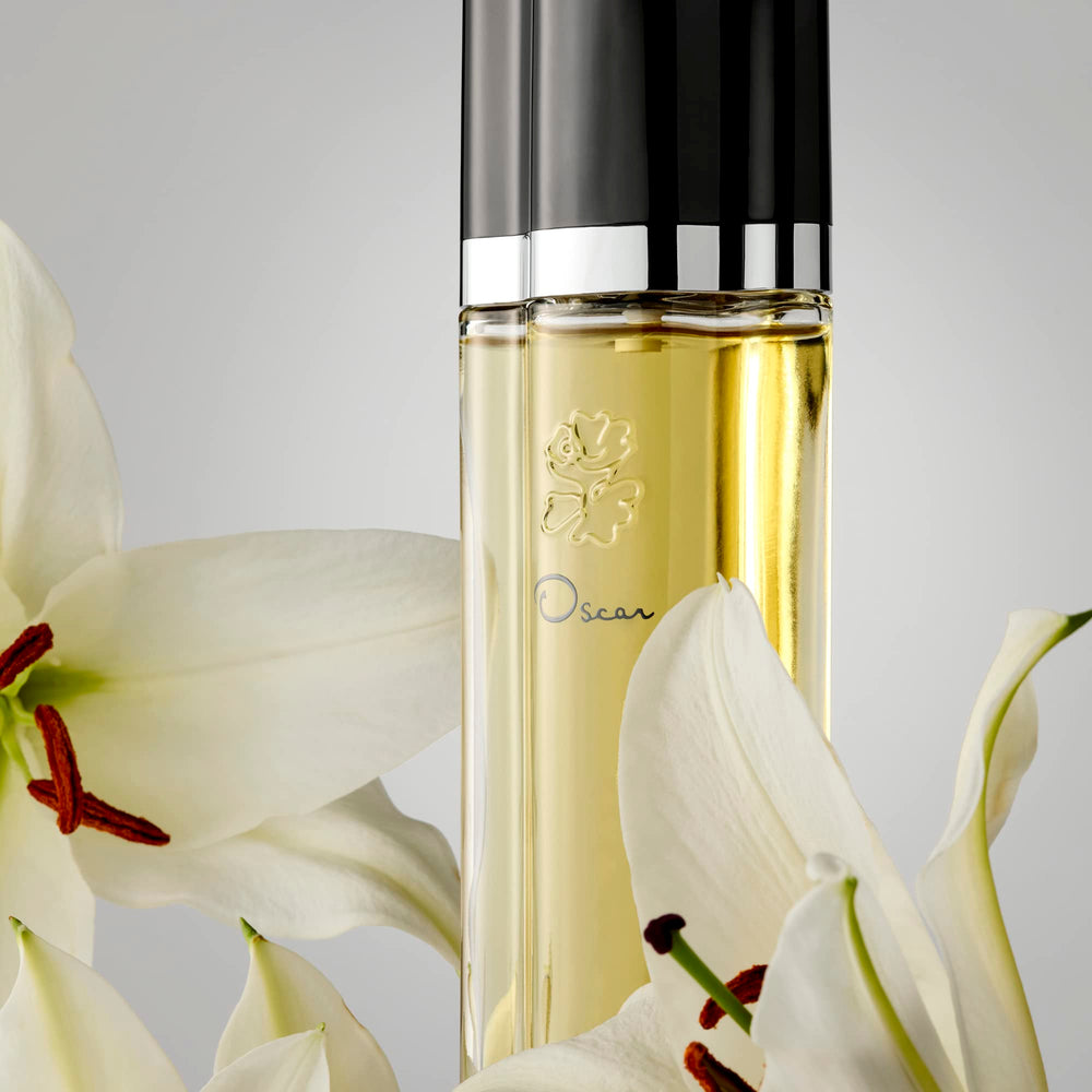 Oscar de la Renta boxed packaging showing gift-ready presentation benefit