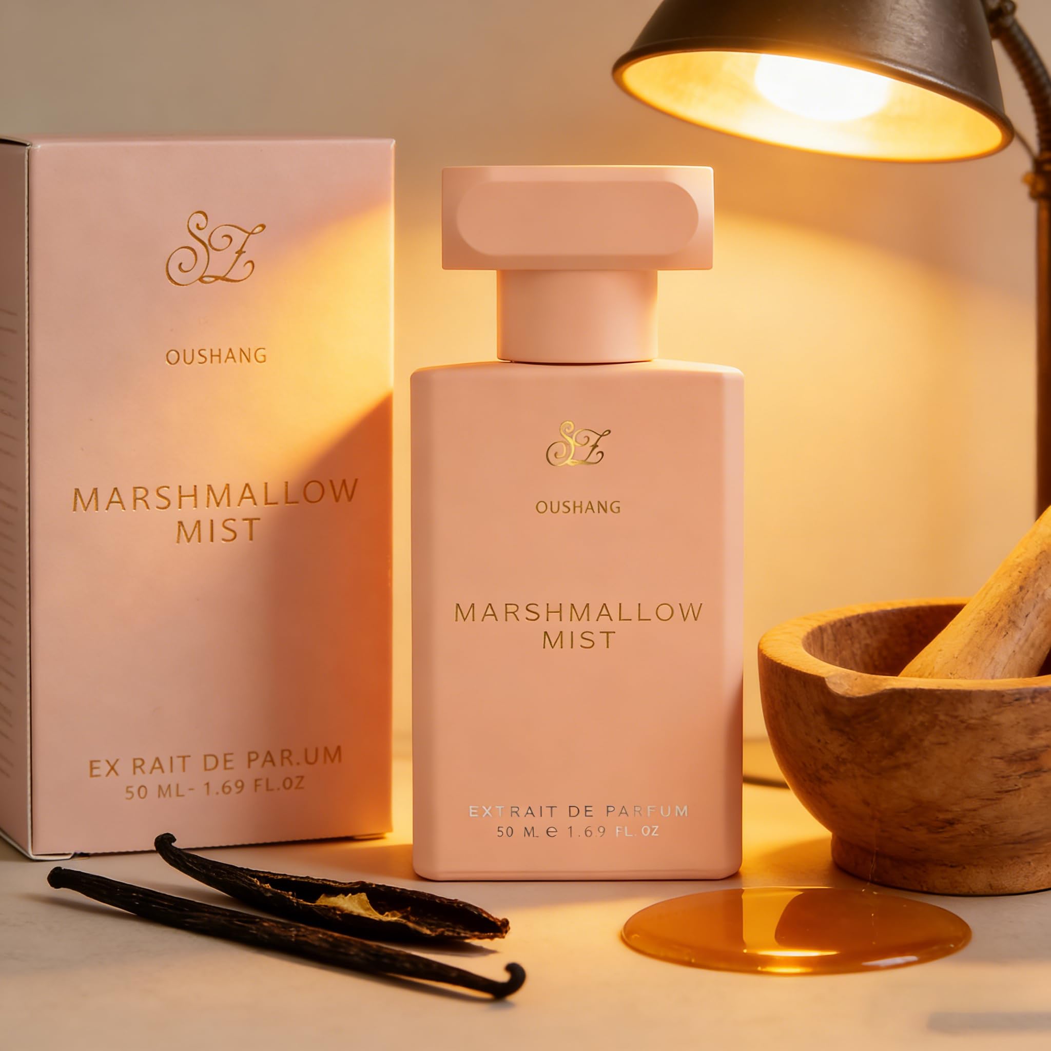 OUSHANG bottle held in hand to show actual size and wearable convenience