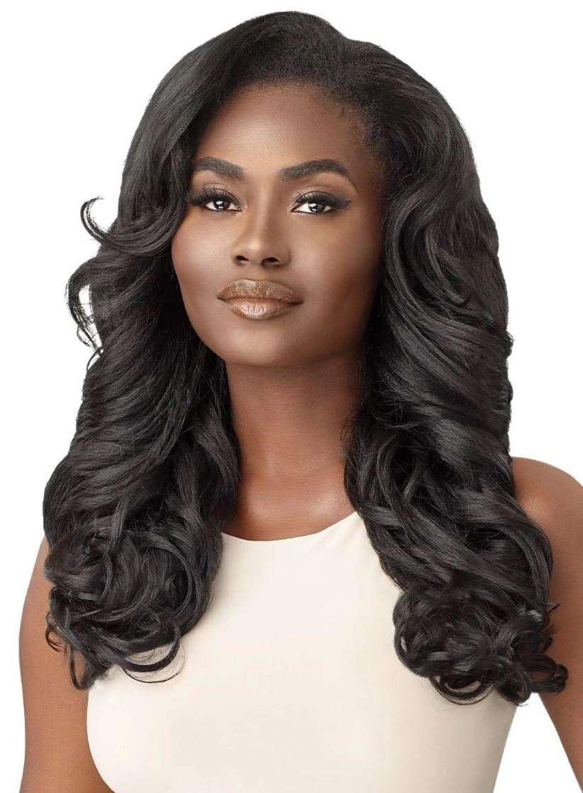 Outre NEESHA texture close-up highlighting silk-pressed fiber for smooth shine