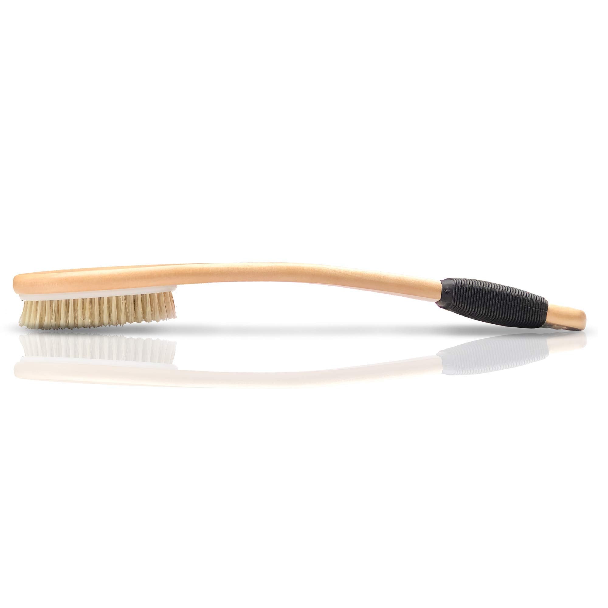 OWIIZI close-up of sterilized natural bristles for effective exfoliation