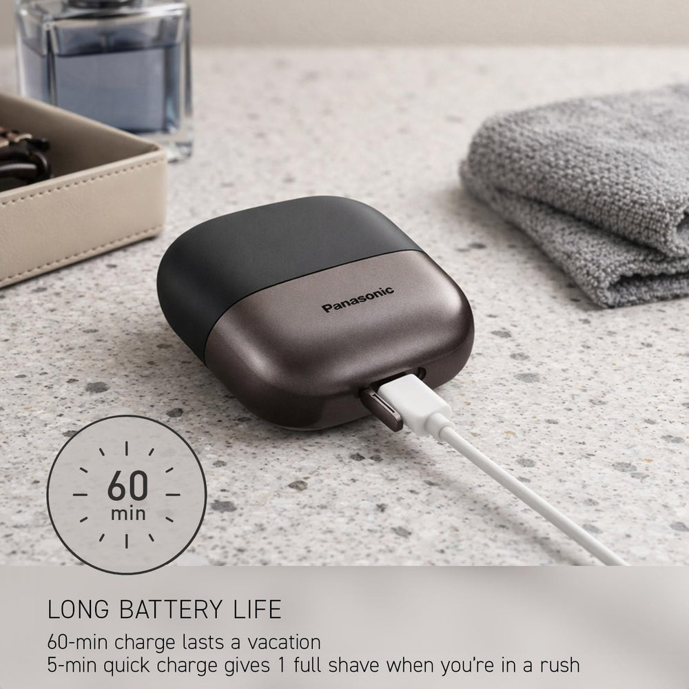 Panasonic ES-CM3A inside travel kit highlighting portability for commuters