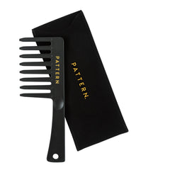 PATTERN comb close-up of teeth spacing protecting curls and reducing breakage