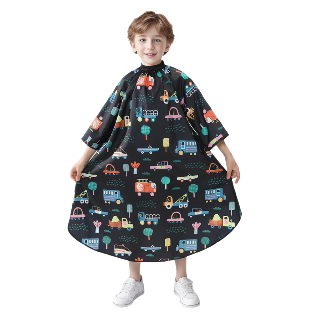 PERFEHAIR front view of car-print cape showing full coverage and calm child benefit