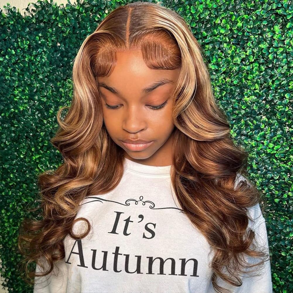 Pizazz front view of honey blonde wig shows natural hairline and full volume