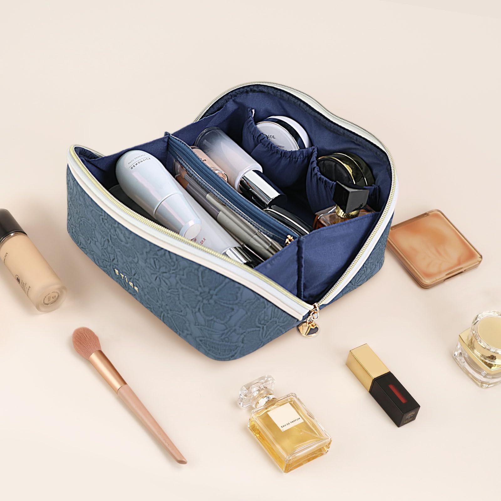 Prite padded interior protecting fragile glass bottles during travel