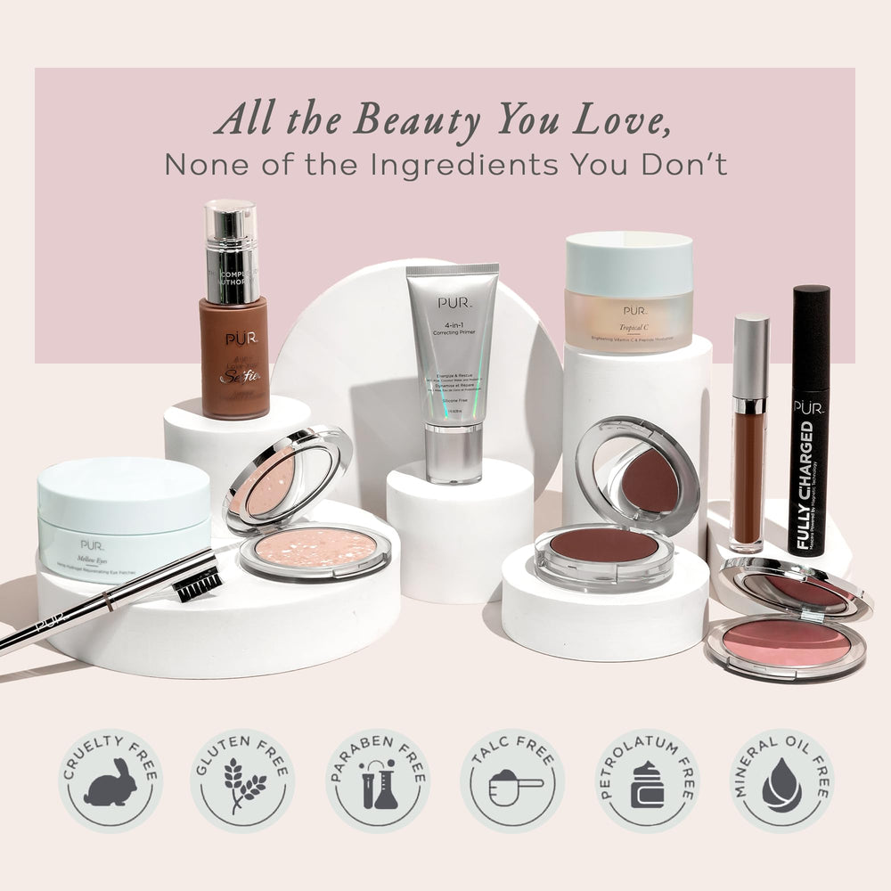 PÜR MINERALS compact in handbag lifestyle scene for on-the-go touch-up benefit