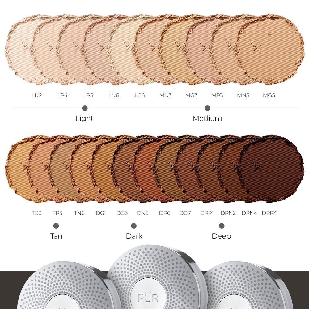 PÜR MINERALS compact held in hand showing size and travel-friendly design