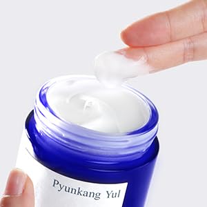 Pyunkang Yul Astragalus root extract close-up highlighting gentle botanicals