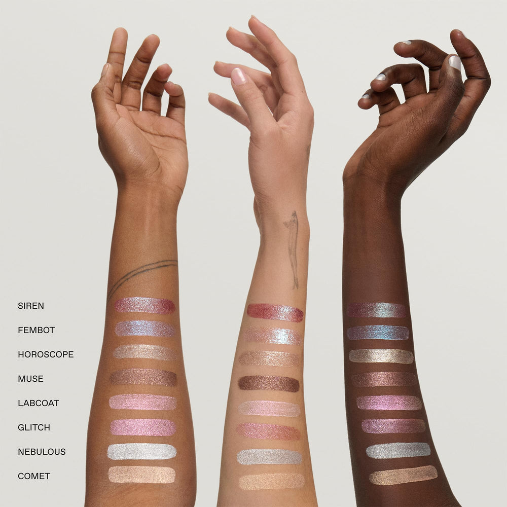 r.e.m. beauty Comet on eyelid macro showing luminous crease-resistant wear