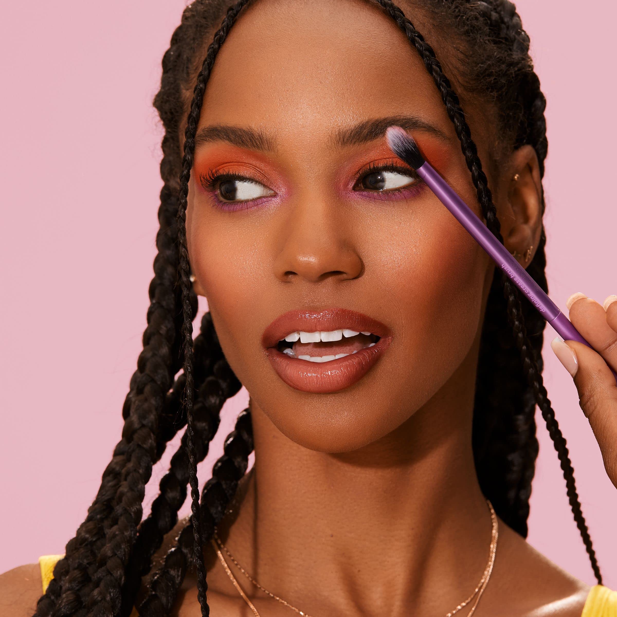 Real Techniques defining crease brush detail for concentrated crease depth