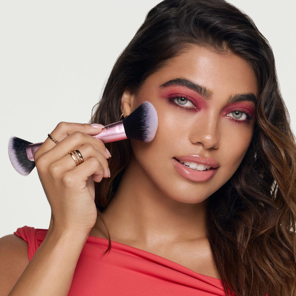 Real Techniques applying makeup in lifestyle setting for natural finish