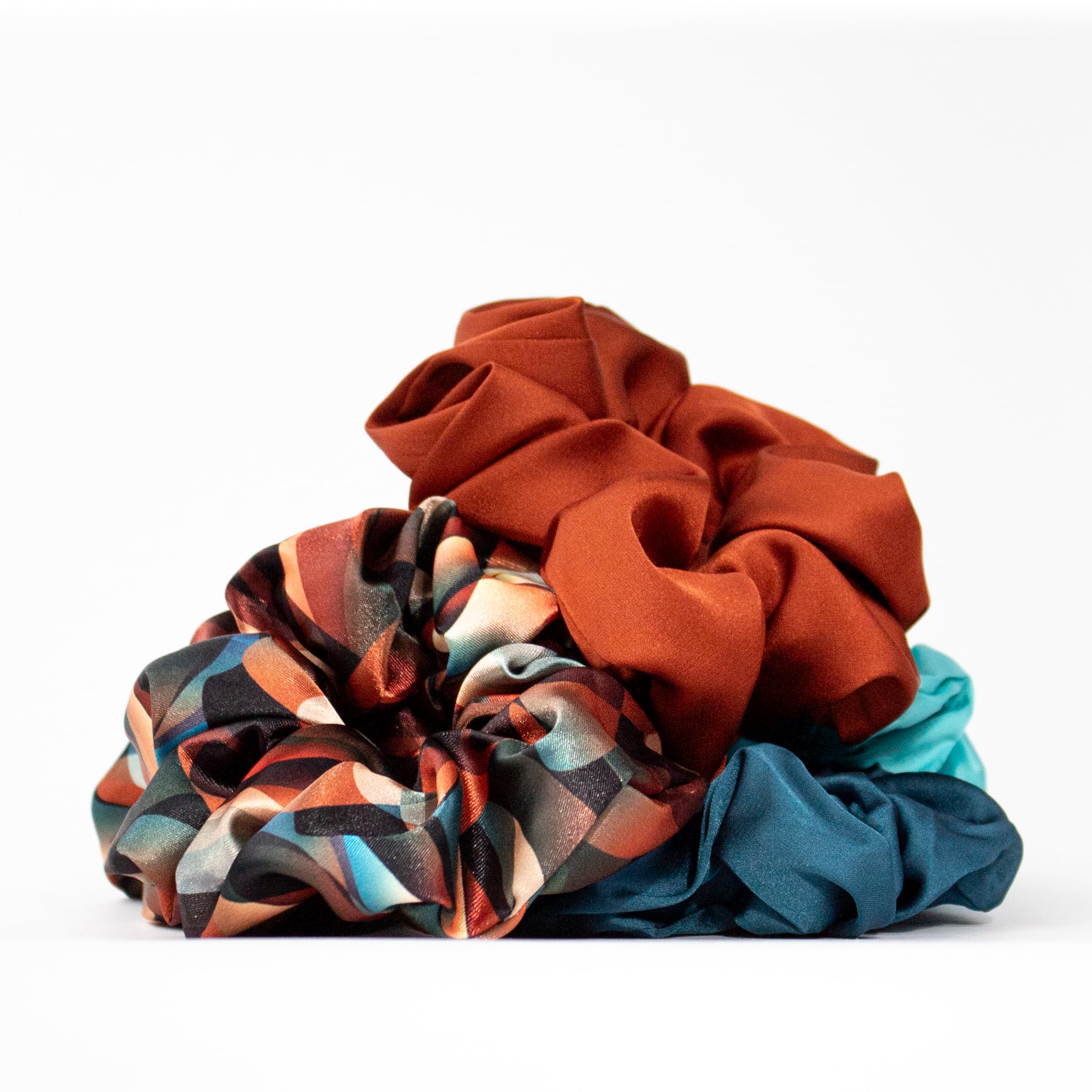 REVAIR Cinnamon Swirl elastic core detail highlighting durable hold with gentle tension benefit