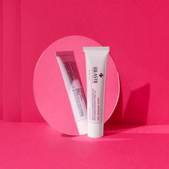Swirl of Rilastil gel-cream texture demonstrating fast absorption and lightweight hydration