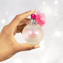 Rue 21 spray closeup capturing fine mist for even, controlled application