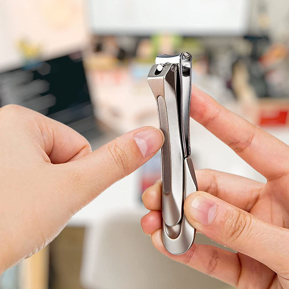 Seki EDGE close-up of curved stainless-steel blade highlighting smooth cut quality