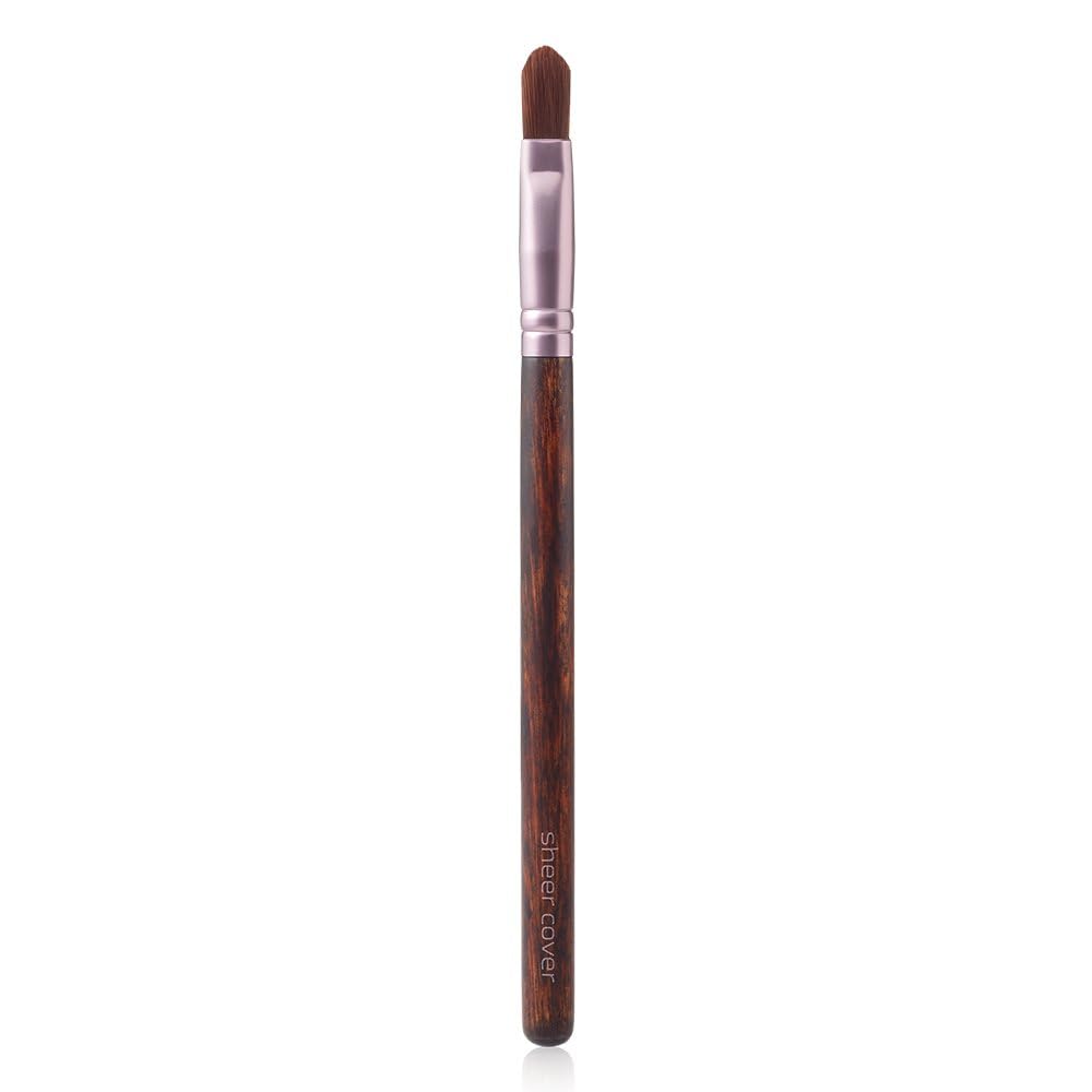 Sheer Cover application under eye demonstrating brightening and concealment benefit